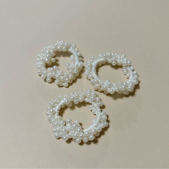 Pearl scrunchie N755 - Picture 2 of 4